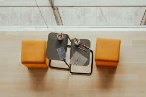 bureau jaune